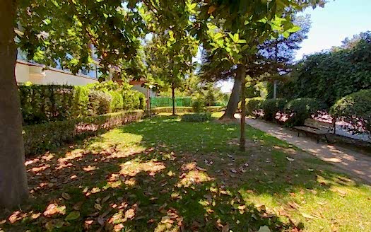 ULUS FULL AKTİVİTELİ SİTE İÇERİSİNDE 6 ODA 5 BANYO ÇATI DUBLEKSİ